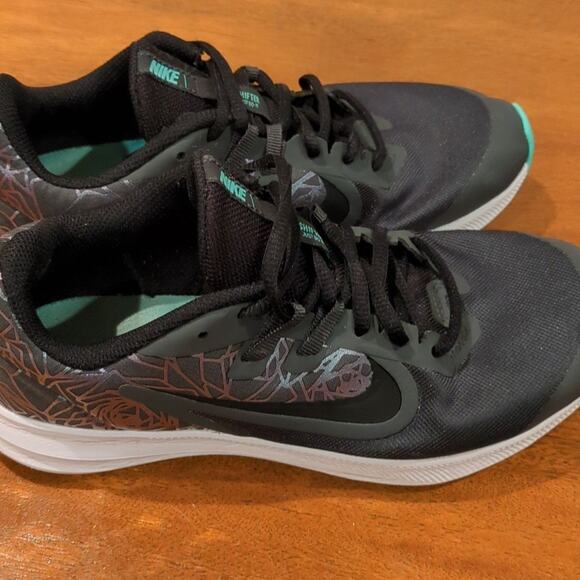 Nike Downshifter 9 Rebel 'Black White Blue' 4Y - Picture 1 of 7